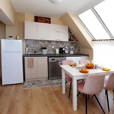 Lazur Sunrise Apartamento *