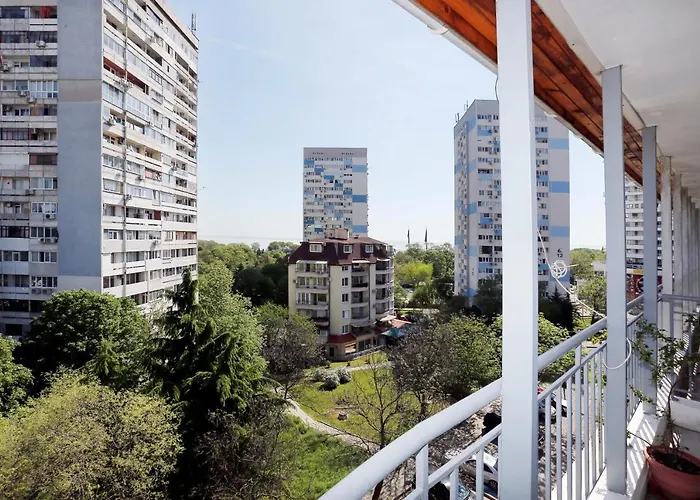 Lazur Sunrise Burgas City